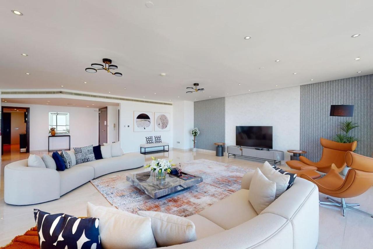 23 Marina - Luxurious Four Bedroom With Sea View